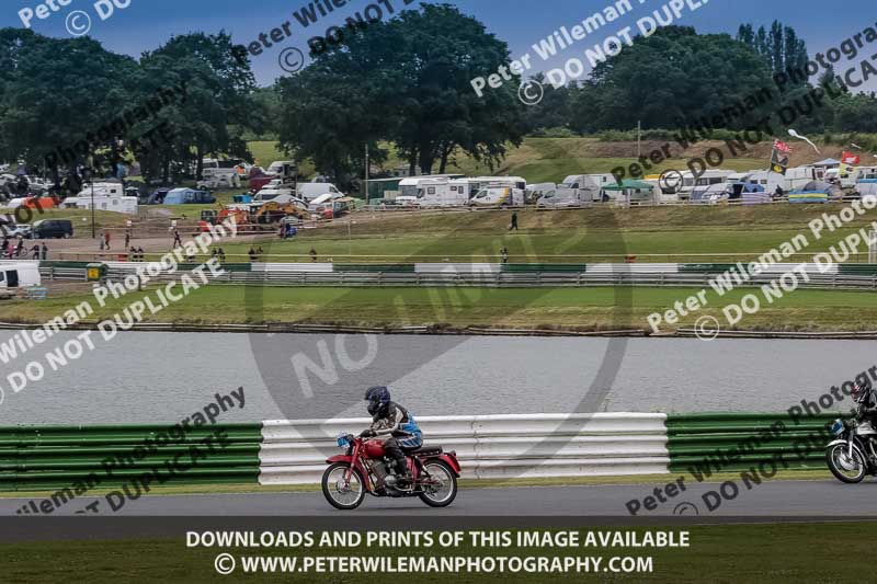 Vintage motorcycle club;eventdigitalimages;mallory park;mallory park trackday photographs;no limits trackdays;peter wileman photography;trackday digital images;trackday photos;vmcc festival 1000 bikes photographs